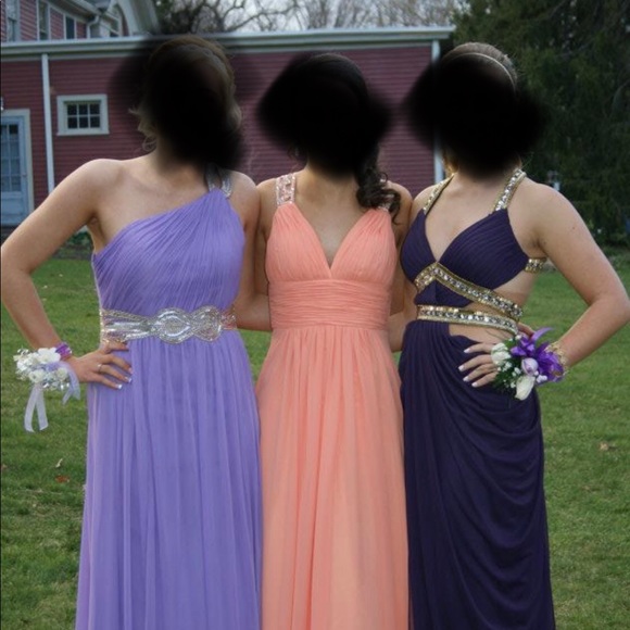 Worn once $400 Prom Dress! - Picture 5 of 8